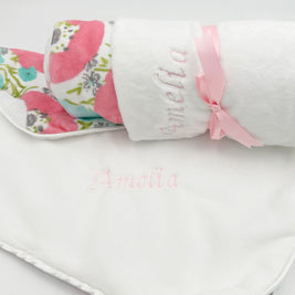 Lyra Spring 3-pc Bouquet Gift Set in a Box