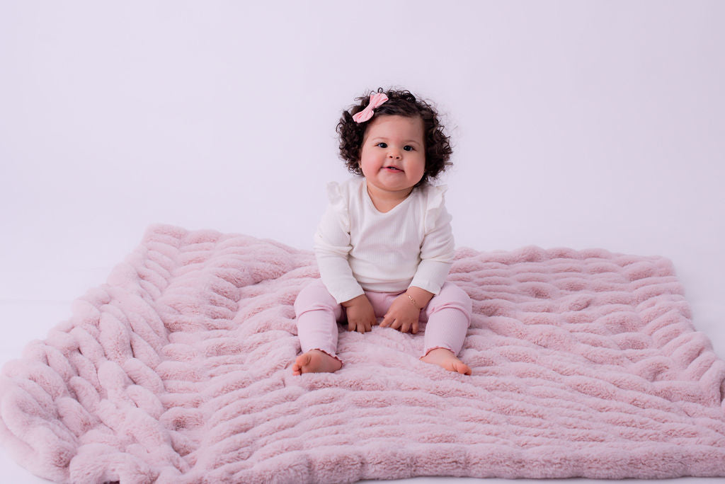 Noemi Plush Pink Blanket